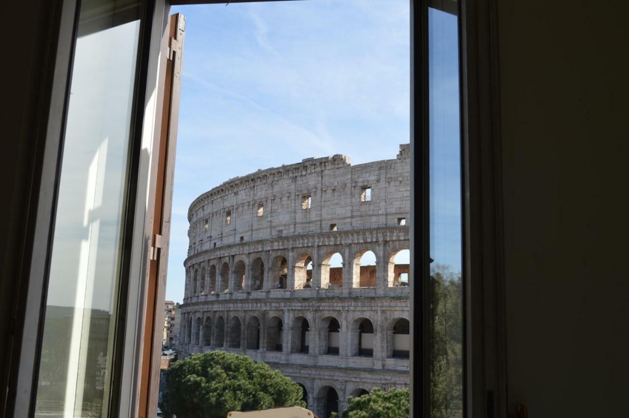 Apartament Jacuzzi In Front Of The Colosseum Rzym Zewnętrze zdjęcie