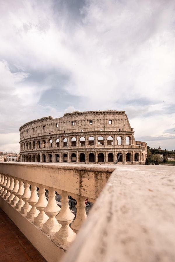 Apartament Jacuzzi In Front Of The Colosseum Rzym Zewnętrze zdjęcie